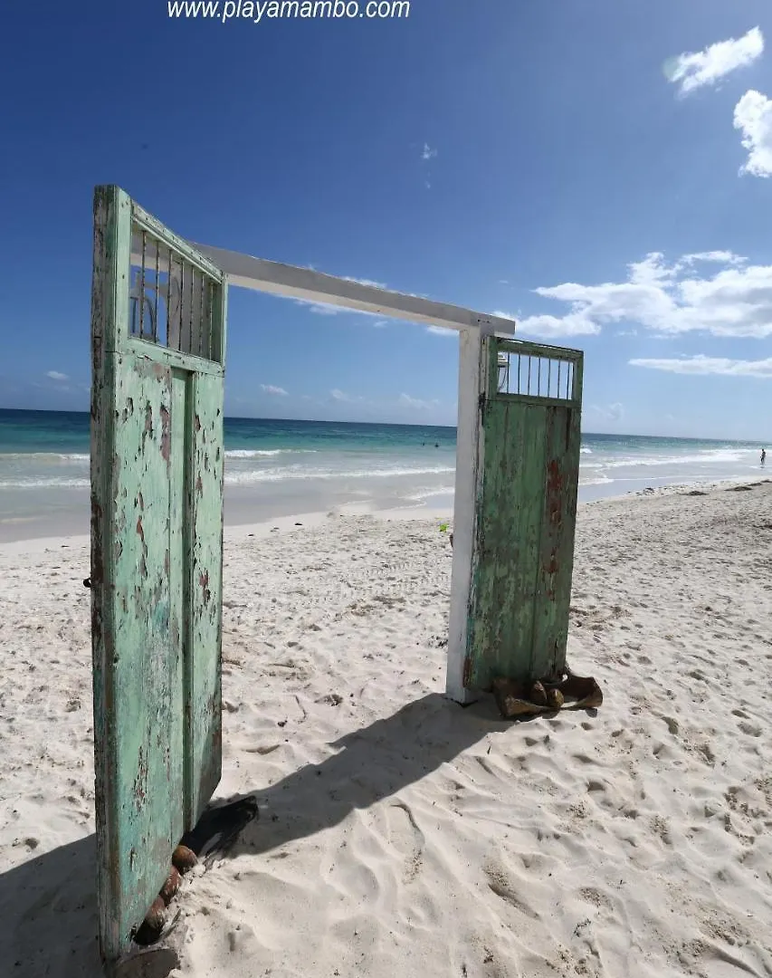 Playa Mambo Eco Cabanas Hotel Tulum México