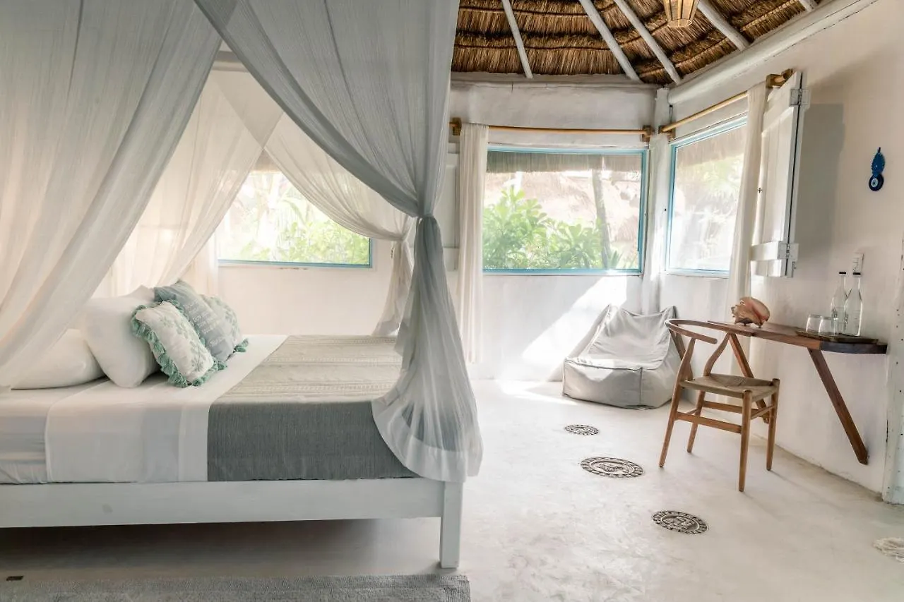 Playa Mambo Eco Cabanas 호텔 툴룸